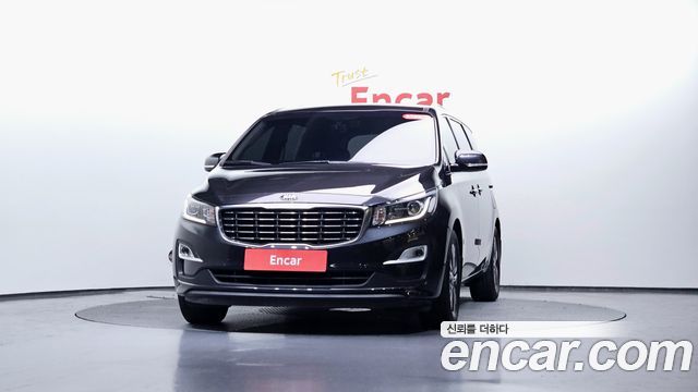 Kia Canival 2021 — photo 3