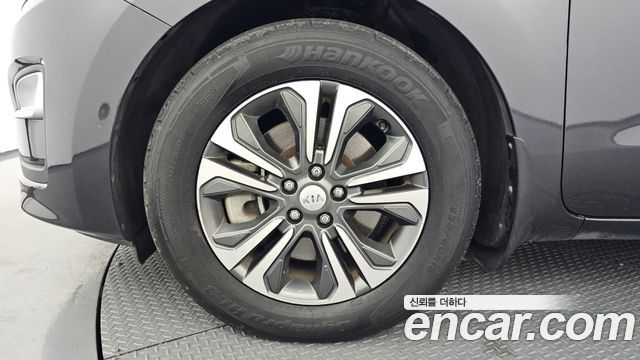 Kia Canival 2021 — photo 5