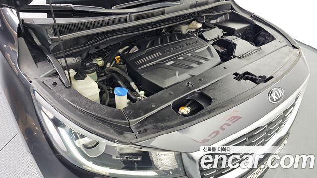 Kia Canival 2021 — photo 6