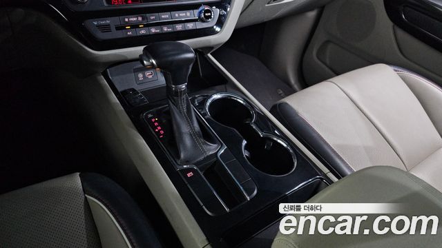Kia Canival 2021 — photo 9