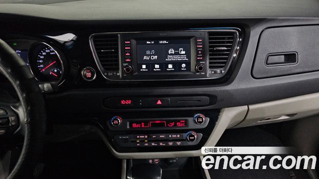 Kia Canival 2021 — photo 14