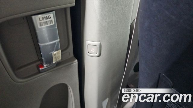 Kia Canival 2021 — photo 19