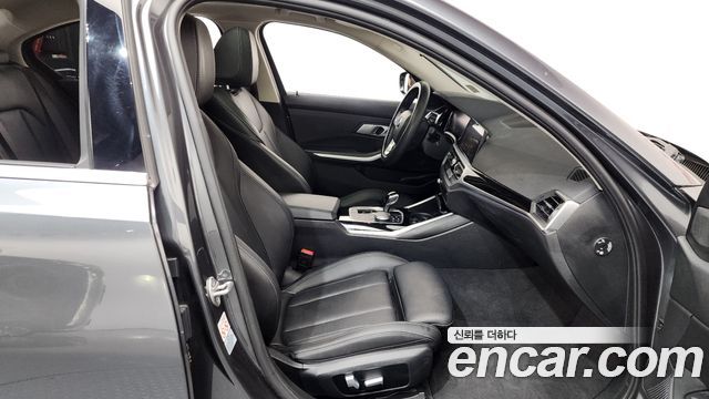 BMW 3-Series 2022 — photo 11