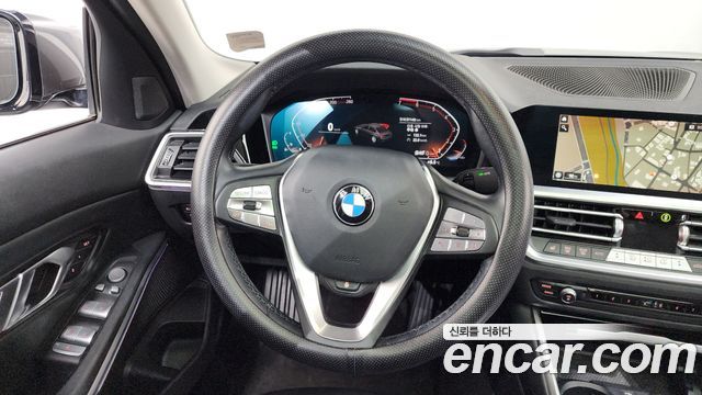 BMW 3-Series 2022 — photo 13
