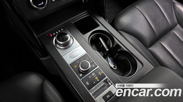 Land Rover Discovery 2019 — photo 9