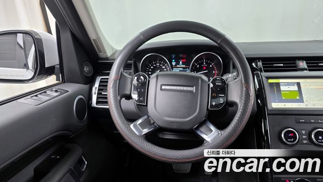 Land Rover Discovery 2019 — photo 13
