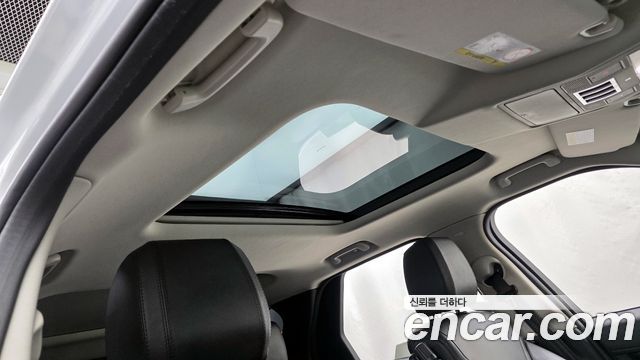 Land Rover Discovery 2019 — photo 17