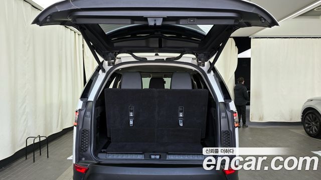 Land Rover Discovery 2019 — photo 20