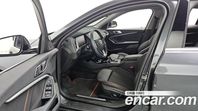 BMW 1-Series 2020 — photo 10