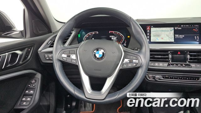 BMW 1-Series 2020 — photo 11