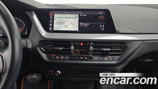 BMW 1-Series 2020 — photo 12