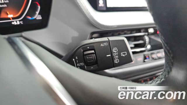 BMW 1-Series 2020 — photo 15
