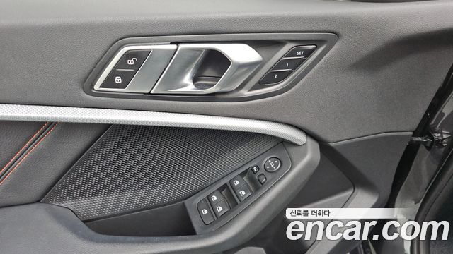 BMW 1-Series 2020 — photo 16