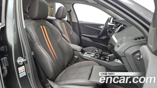 BMW 1-Series 2020 — photo 18