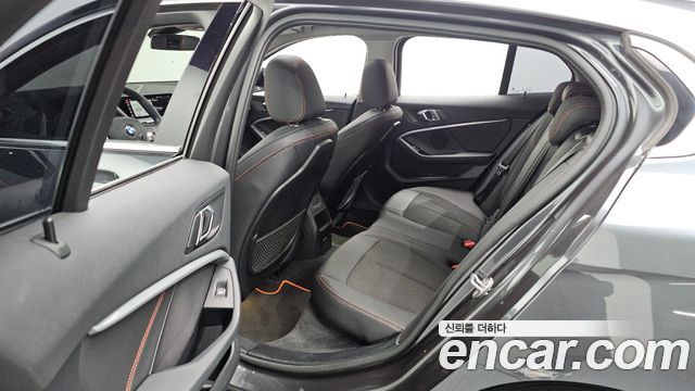 BMW 1-Series 2020 — photo 19