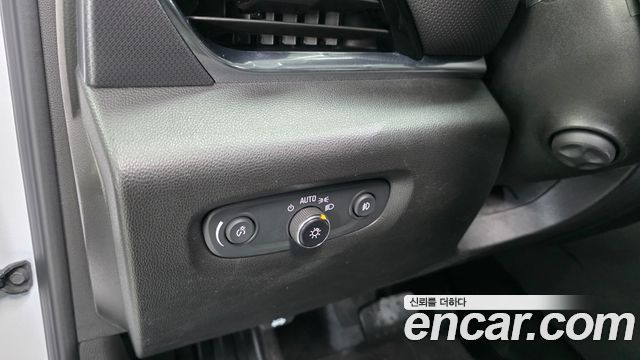 Chevrolet Korea Traverse 2021 — photo 13