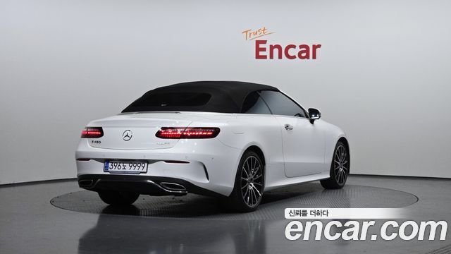 Mercedes-Benz E-Class 2022 — photo 2