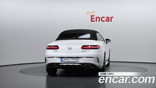 Mercedes-Benz E-Class 2022 — photo 4