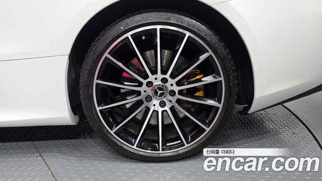 Mercedes-Benz E-Class 2022 — photo 5