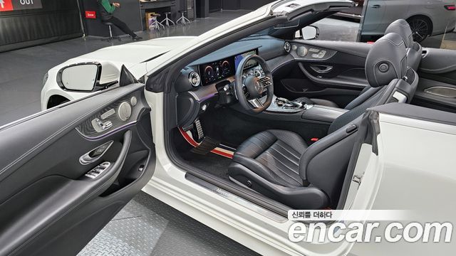 Mercedes-Benz E-Class 2022 — photo 11
