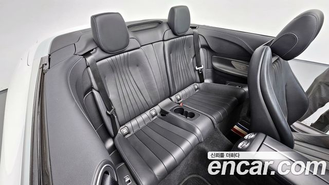 Mercedes-Benz E-Class 2022 — photo 12