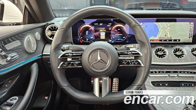 Mercedes-Benz E-Class 2022 — photo 13