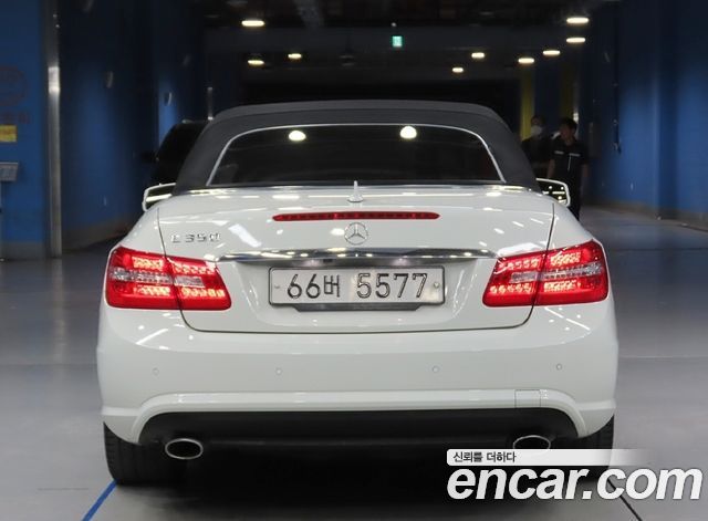 Mercedes-Benz E-Class 2012 — photo 4