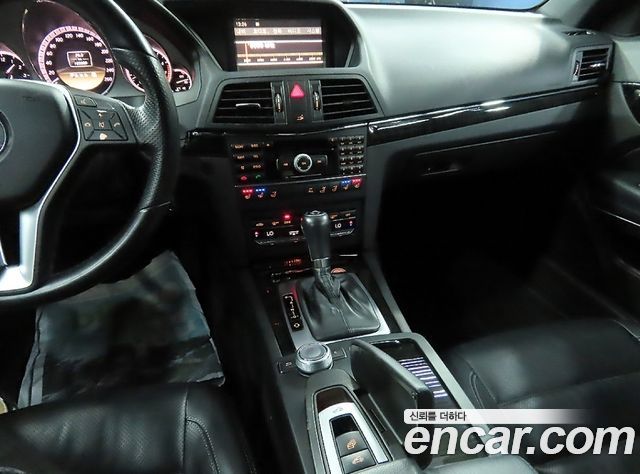 Mercedes-Benz E-Class 2012 — photo 7