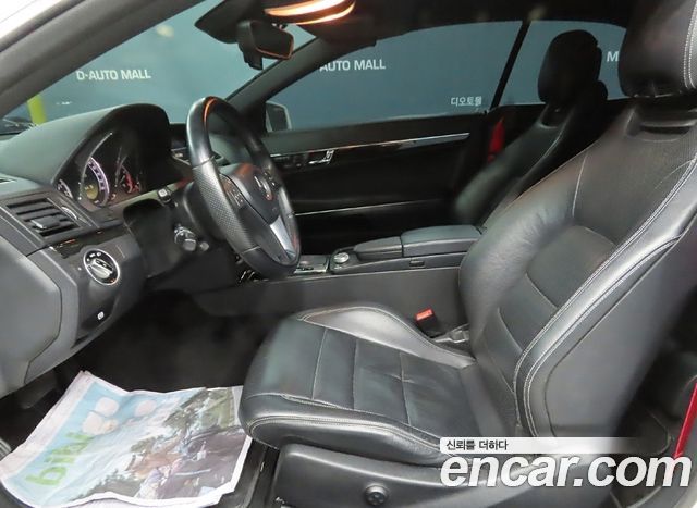 Mercedes-Benz E-Class 2012 — photo 12