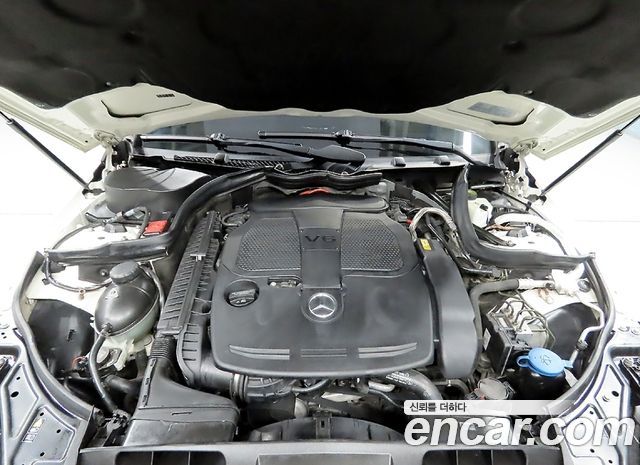 Mercedes-Benz E-Class 2012 — photo 19
