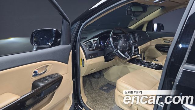 Kia Canival 2019 — photo 10