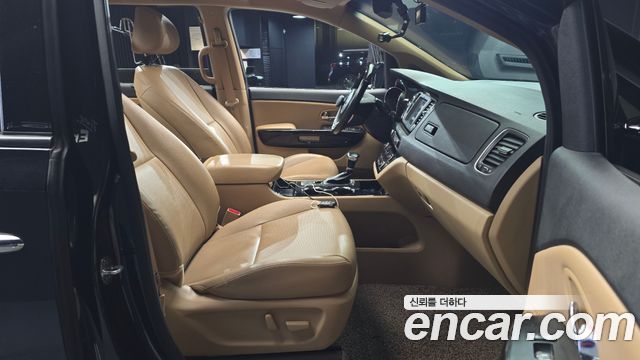 Kia Canival 2019 — photo 11