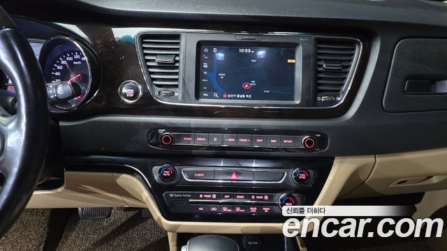 Kia Canival 2019 — photo 14