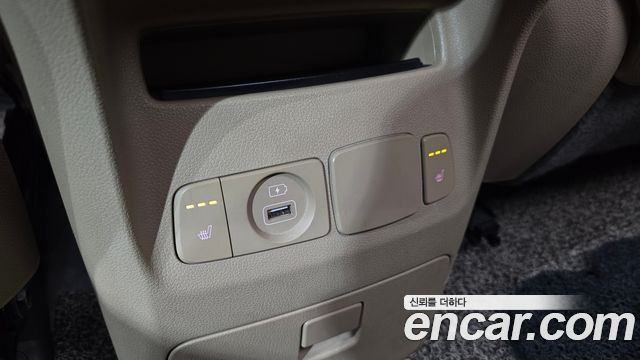Kia Canival 2019 — photo 17
