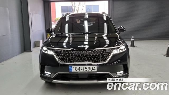 Kia Canival 2023 — photo 3