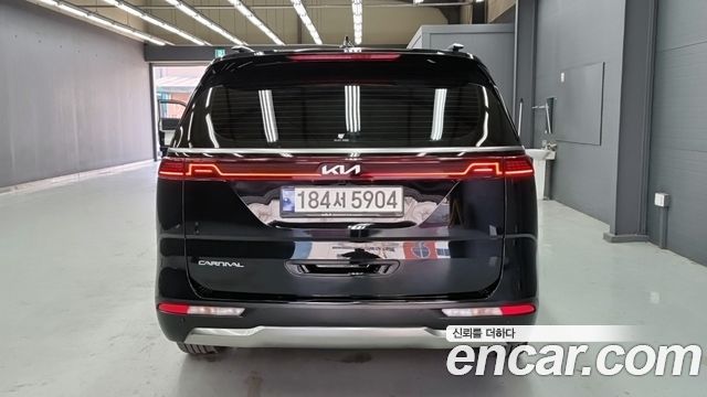 Kia Canival 2023 — photo 4