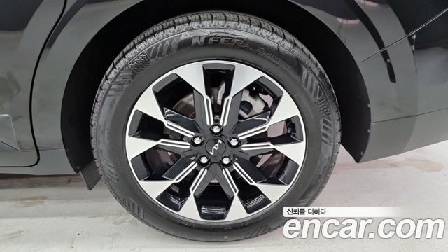 Kia Canival 2023 — photo 5