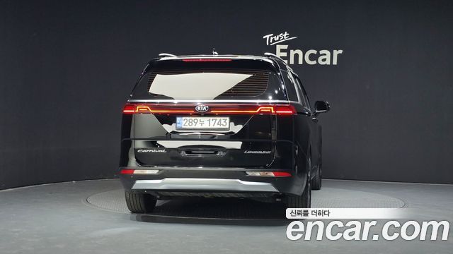 Kia Canival 2021 — photo 4