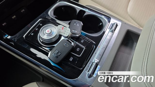 Kia Canival 2021 — photo 9