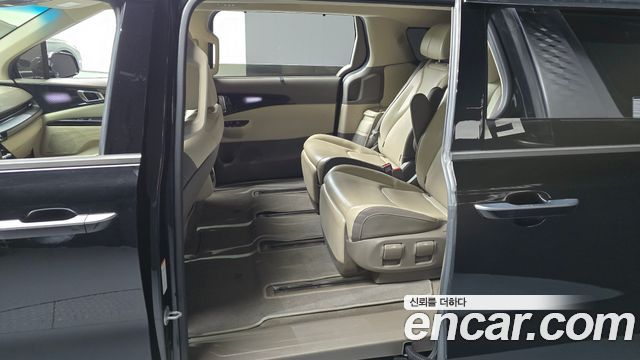 Kia Canival 2021 — photo 11
