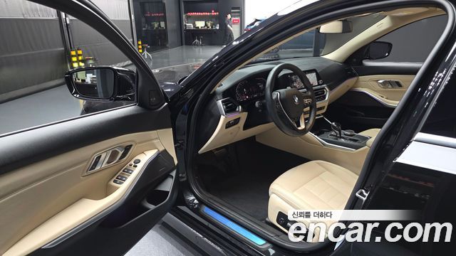 BMW 3-Series 2020 — photo 10