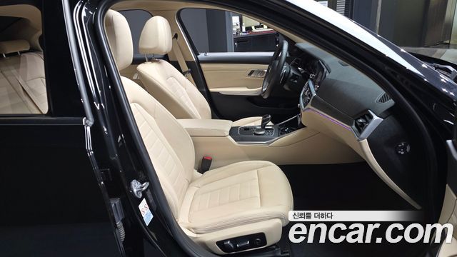BMW 3-Series 2020 — photo 11