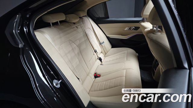 BMW 3-Series 2020 — photo 12