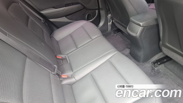 Hyundai AVANTE 2017 — photo 9