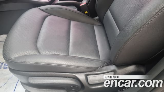 Hyundai AVANTE 2017 — photo 10