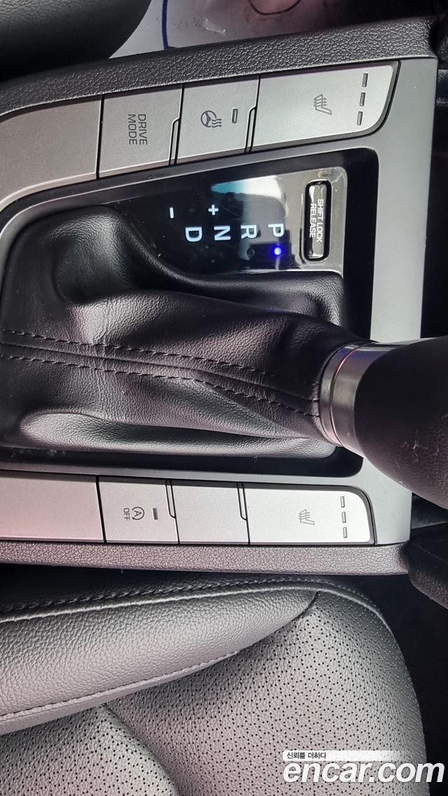 Hyundai AVANTE 2017 — photo 14