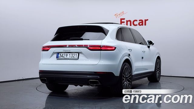 Porsche Cayenne 2019 — photo 2