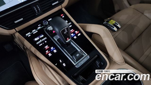 Porsche Cayenne 2019 — photo 9