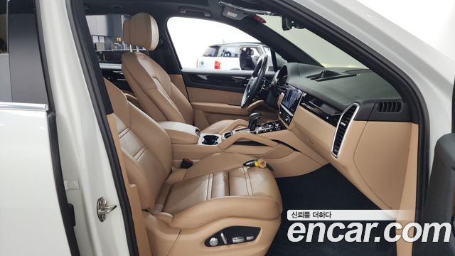 Porsche Cayenne 2019 — photo 11