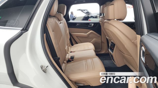 Porsche Cayenne 2019 — photo 12
